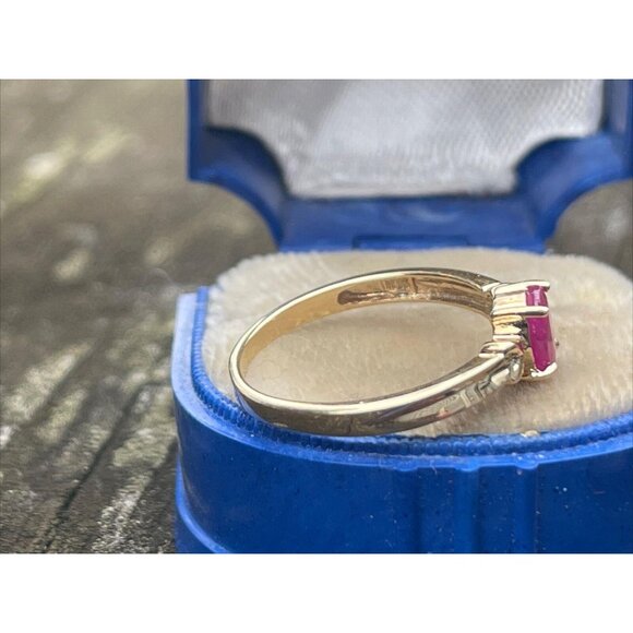 10k Yellow Gold .75ct Ruby Ring Signed Size 7 Signed WM Solitaire - Picture 6 of 9